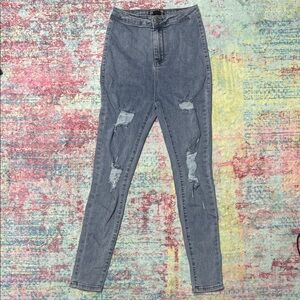 PrettyLittleThing STRETCHY! Grey Skinny Ripped Jeans